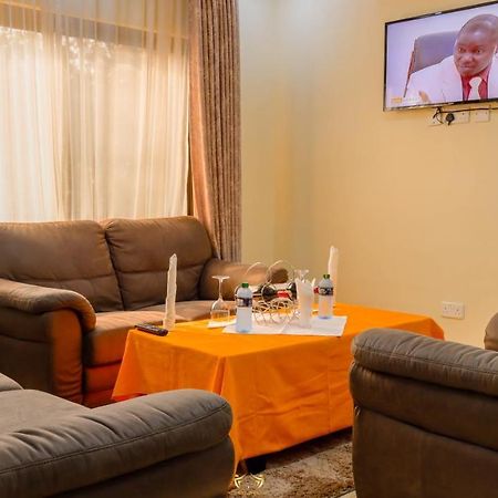 Millsview Hotels In Кисуму Екстериор снимка