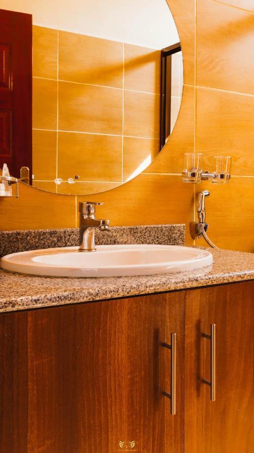 Millsview Hotels In Кисуму Екстериор снимка