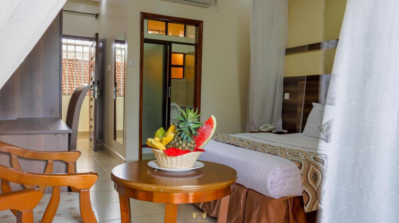 Millsview Hotels In Кисуму Екстериор снимка